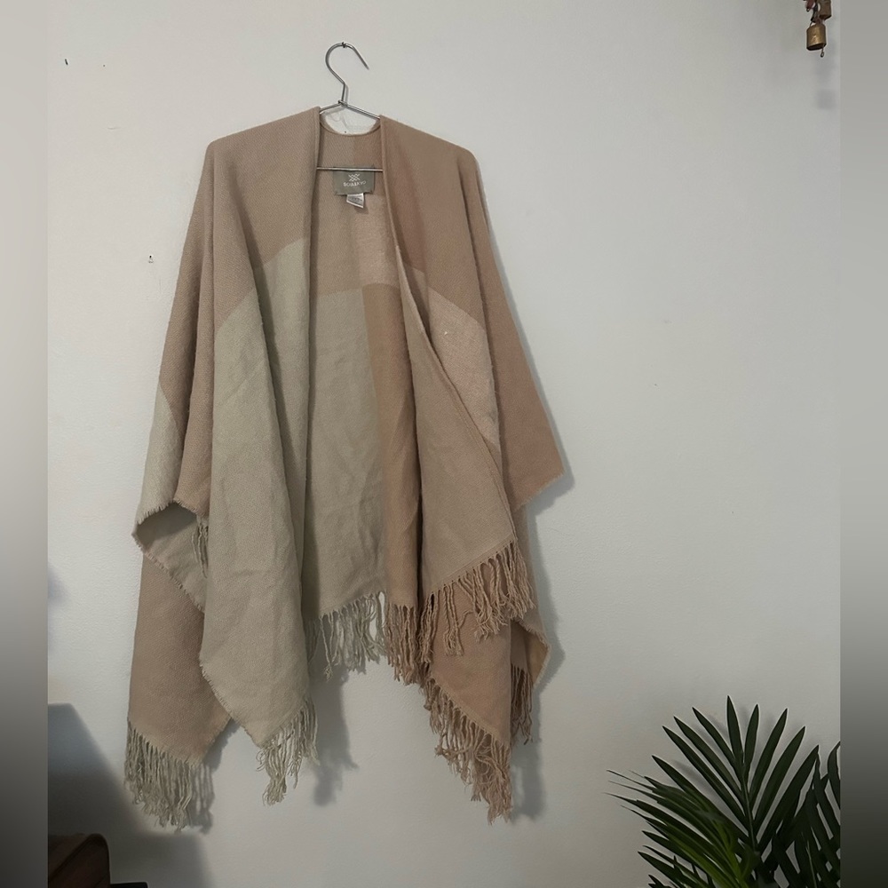 Fall poncho sweater by Soia & kyo. Light cream and pink with fringe